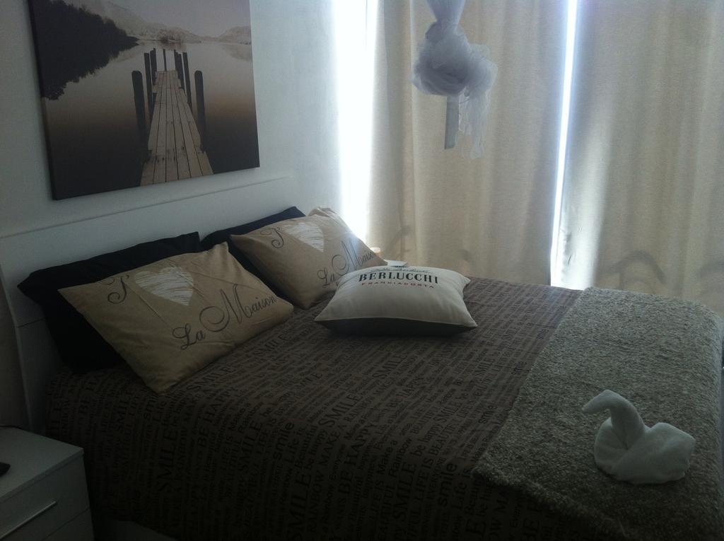 A Lago Marone Room photo