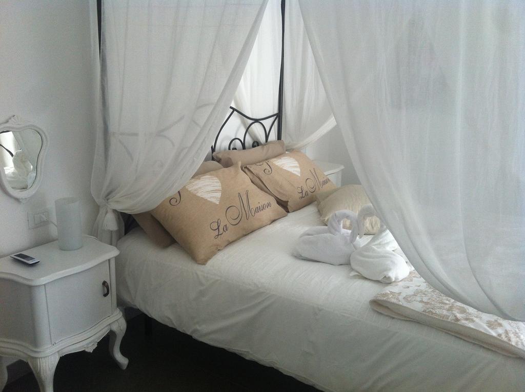 A Lago Marone Room photo