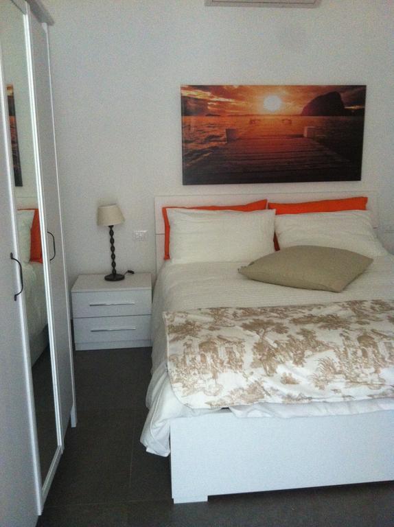 A Lago Marone Room photo